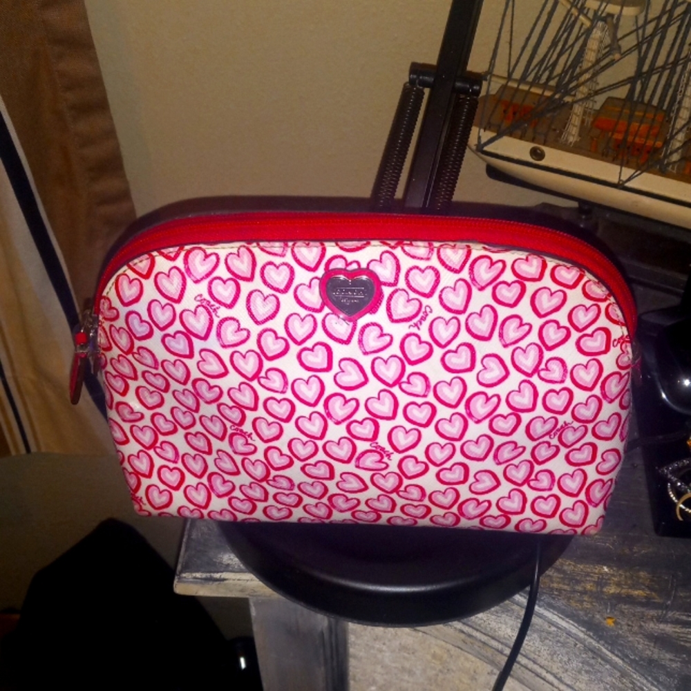 Coach ❤ medium sz Make up pouch